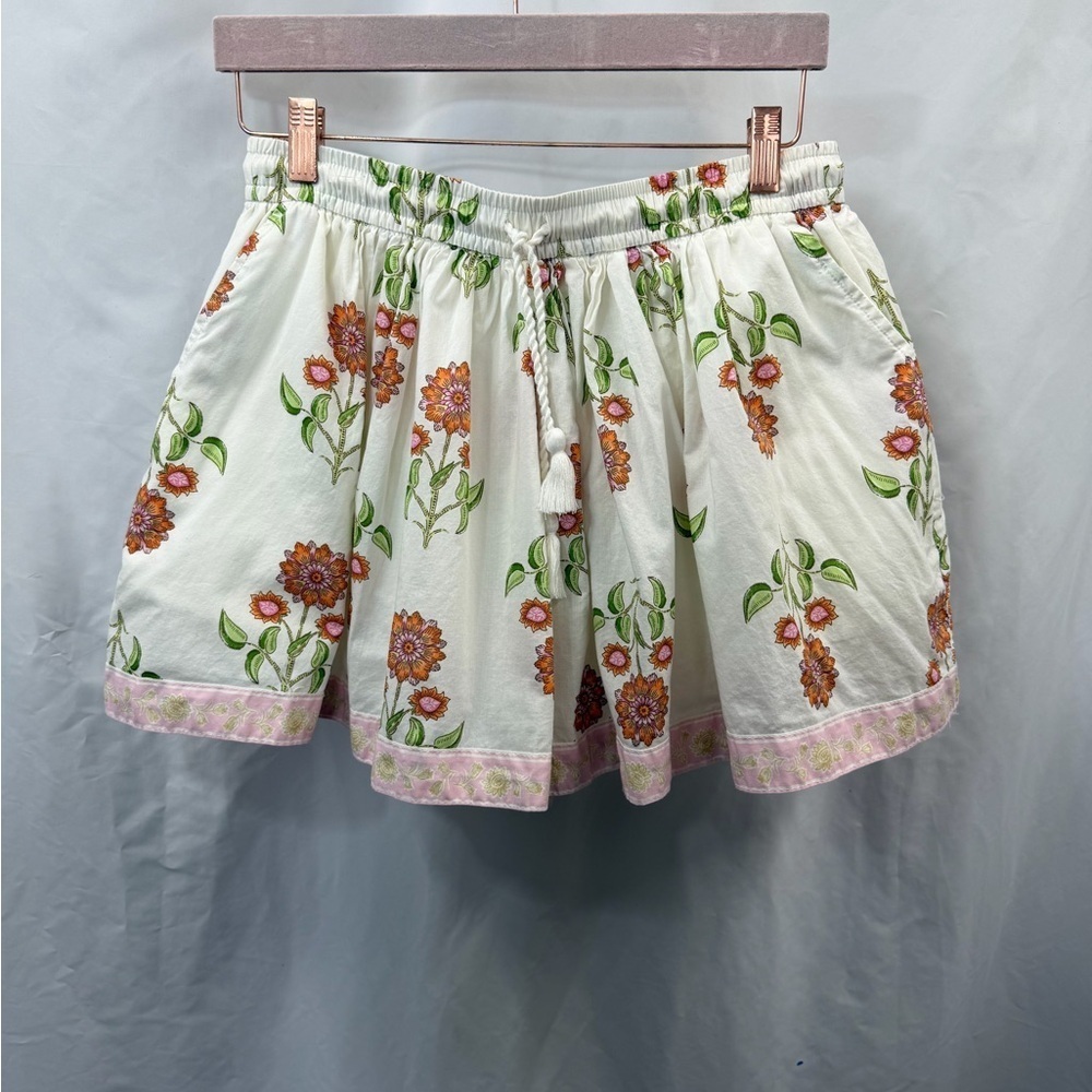 Old Navy floral ini circle shorts size M
